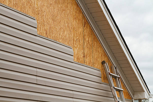Professional Wood Siding technician working in Rockledge, PA